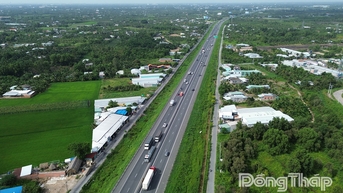 បង្កើតថ្មីជានិច្ច បង្កើត លើកកំពស់ការពឹងលើខ្លួនឯង ការអភិវឌ្ឍន៍ខ្លួនឯង និងសេចក្តីប្រាថ្នាក្នុងការអភិវឌ្ឍន៍