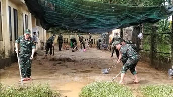 Vệ sinh môi trường, ngăn chặn nguy cơ dịch bệnh bùng phát sau lũ