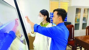 “Tiếp lửa”tri thức từ phong trào “Bình dân học vụ số”