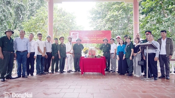 Tiễn đưa liệt sĩ Trịnh Xuân Nguyên về quê hương