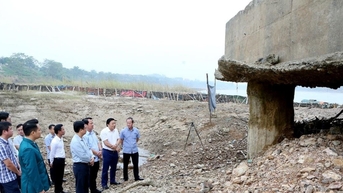 Phú Thọ: Khẩn trương làm rõ nguyên nhân, phương án xử lý sự cố tại cầu sông Lô