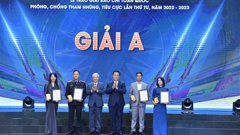 Tôn vinh các nhà báo dũng cảm nói lên sự thật