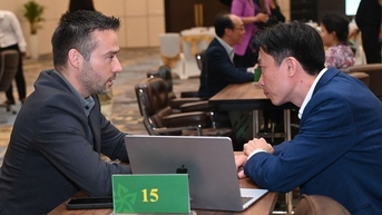 Hơn 100 thỏa thuận hợp tác kinh tế được ký kết tại Hội chợ mùa Thu 2025