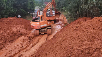 Dự kiến đêm nay sẽ thông tuyến đường Hồ Chí Minh qua đèo Lò Xo