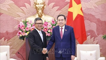 Chủ tịch Quốc hội Trần Thanh Mẫn tiếp Đại sứ Indonesia và Singapore đến chào từ biệt