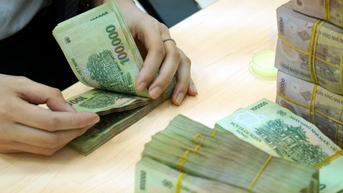 Thuế thu nhập cá nhân với tiền thưởng cuối năm, lương tháng 13 được tính thế nào?