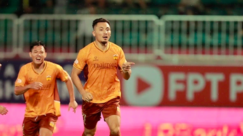 Ai ngờ có ngày Nam Định đấu HAGL để đua trụ hạng: V-League khắc nghiệt cỡ này