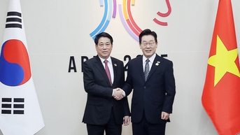 Tổng thống Hàn Quốc: Mở rộng các ngành nghề tiếp nhận lao động Việt Nam