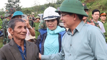 Phó thủ tướng Hồ Quốc Dũng: Quảng Ngãi lo cho dân vùng lũ, khẩn trương thông tuyến