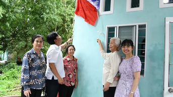Xã Long Phú bàn giao 2 căn nhà đại đoàn kết