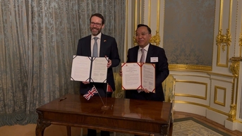 Việt Nam, Anh đẩy mạnh hợp tác năng lượng sạch và thương mại