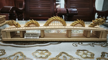 គំរូដ៏ស្រស់ស្អាតដ៏អស្ចារ្យធ្វើពីឈើចាក់ធ្មេញ