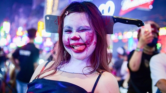 Phố Tây TPHCM biến thành 'vương quốc ma quái' trong đêm Halloween