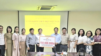 Hỗ trợ Bưu điện thành phố Đà Nẵng 150 triệu đồng khắc phục thiệt hại do mưa lũ