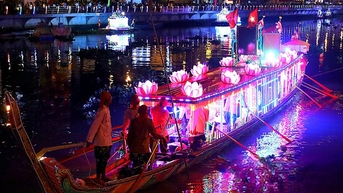 Cận cảnh ghe cà hâu hơn 300 năm tuổi của đồng bào Khmer Nam bộ