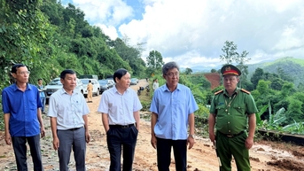 Phó Chủ tịch UBND tỉnh Lâm Đồng Nguyễn Minh kiểm tra tại đèo Gia Bắc