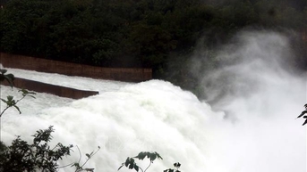 Hà Tĩnh chủ động xả lũ bảo đảm an toàn hồ, đập