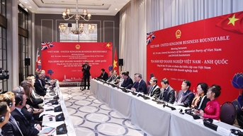 វៀតណាមនិងអង់គ្លេសលើកកំពស់ទំនាក់ទំនងទៅជាដៃគូយុទ្ធសាស្ត្រគ្រប់ជ្រុងជ្រោយ ជំរុញកិច្ចសហប្រតិបត្តិការយ៉ាងទូលំទូលាយក្នុងវិស័យហិរញ្ញវត្ថុ ពាណិជ្ជកម្ម និងការអភិវឌ្ឍន៍ប្រកបដោយចីរភាព។