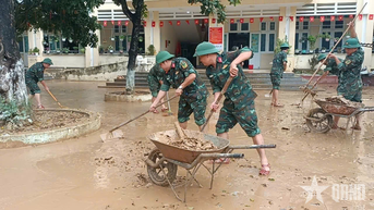 LLVT Quân khu 5 giúp địa phương và nhân dân Đà Nẵng khắc phục hậu quả mưa, lũ