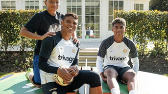 Con trai cựu danh thủ Brazil khoác áo đội tuyển U15 Anh