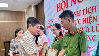 Xã Bàu Bàng (TPHCM): Khen thưởng các lực lượng tham gia khắc phục hậu quả mưa lũ