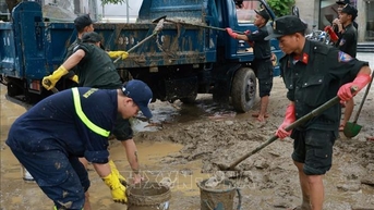 Chi viện hỗ trợ thành phố Huế khắc phục hậu quả mưa lũ