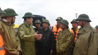 Phó Thủ tướng Mai Văn Chính kiểm tra công tác ứng phó mưa lũ tại Hà Tĩnh