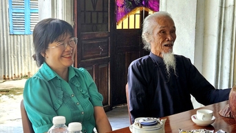 Ủy ban MTTQ Việt Nam tỉnh An Giang thăm, tặng quà chức sắc tiêu biểu xã Ba Chúc