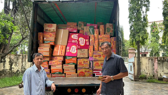 Quảng Ngãi: Tiếp tế thêm 5 tấn nhu yếu phẩm cho 400 hộ dân bị cô lập