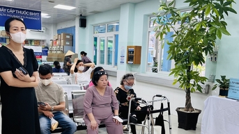 Quyền lợi của người tham gia bảo hiểm y tế có bị ảnh hưởng khi cơ sở khám chữa bệnh ngưng hợp đồng?