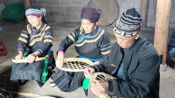 Người Cờ Lao ở Sà Phìn