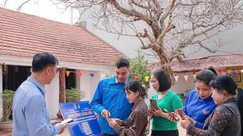 Thanh niên đi đầu lan tỏa phong trào “Bình dân học vụ số”
