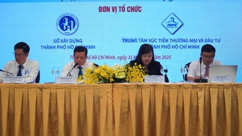 Hàng loạt chung cư vướng tranh chấp, cư dân phản ánh mua nhà tiền tỉ mà "như ở bến xe"