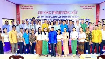 Ra mắt Câu lạc bộ dân ca, dân vũ dân tộc Khmer xã Tri Tôn