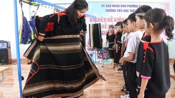 Xây dựng kế hoạch giảng dạy nội dung giáo dục địa phương phù hợp với thực tế