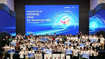 Trao giải "Samsung Solve for Tomorrow 2025" cho các học sinh xuất sắc giải bài toán xã hội bằng công nghệ