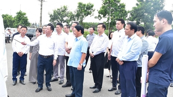 Bí thư Tỉnh ủy Hầu A Lềnh kiểm tra, khảo sát thực địa các khu, cụm công nghiệp trọng điểm