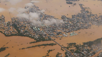 Bộ Chính trị yêu cầu khẩn trương khắc phục hậu quả mưa lũ miền Trung
