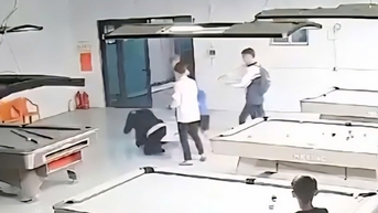 Nhà trường đề nghị xử lý nghiêm nam sinh lớp 10 đánh bạn học nhập viện