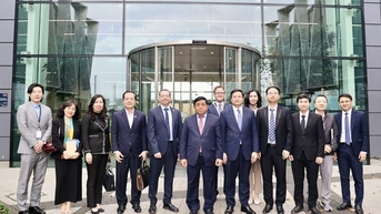 Thúc đẩy hợp tác với Tập đoàn công nghệ bán dẫn hàng đầu Vương quốc Anh