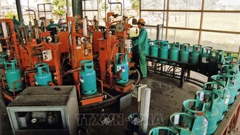 Giá gas bán lẻ trong nước tháng 11 tiếp tục giảm từ ngày mai 1/11