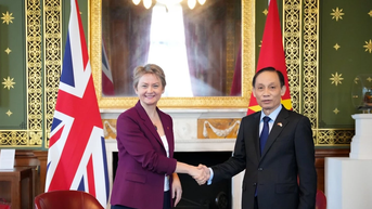 Bộ trưởng Ngoại giao Lê Hoài Trung gặp Ngoại trưởng Anh Yvette Cooper