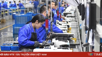 Hoạt động sản xuất của Trung Quốc suy giảm tháng thứ bảy liên tiếp