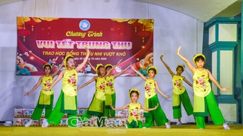 ពិធីបុណ្យពាក់កណ្តាលសរទរដូវ នៅផ្ទះកុមារខេត្ត