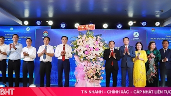 Southern Ha Tinh Enterprises는 항상 가장 큰 책임감을 가지고 고향으로 돌아갑니다.