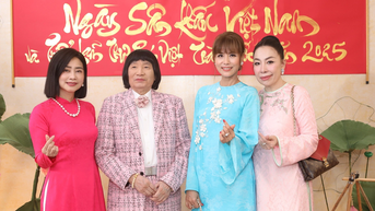 Xin chữ thư pháp miễn phí tại Nhà văn hóa Thanh niên TP.HCM
