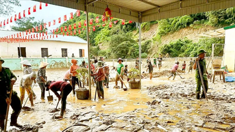 Đường đến trường vẫn chưa thông