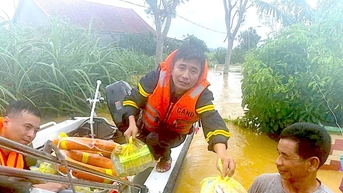 Sức mạnh “4 tại chỗ” và sự đoàn kết giúp bà con vùng cao Nghệ An vượt qua khó khăn sau bão số 10