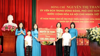 Phó Chủ tịch Quốc hội Nguyễn Thị Thanh thăm, tặng quà Tết trung thu tại Thái Nguyên
