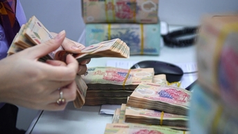 Nữ hiệu trưởng bị cách chức vì để giáo viên nhiều tháng không lương